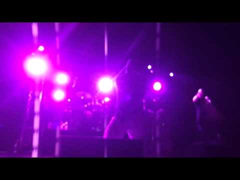 ¡MAYDAY! performs “Badlands” with Tech N9ne (drunk)