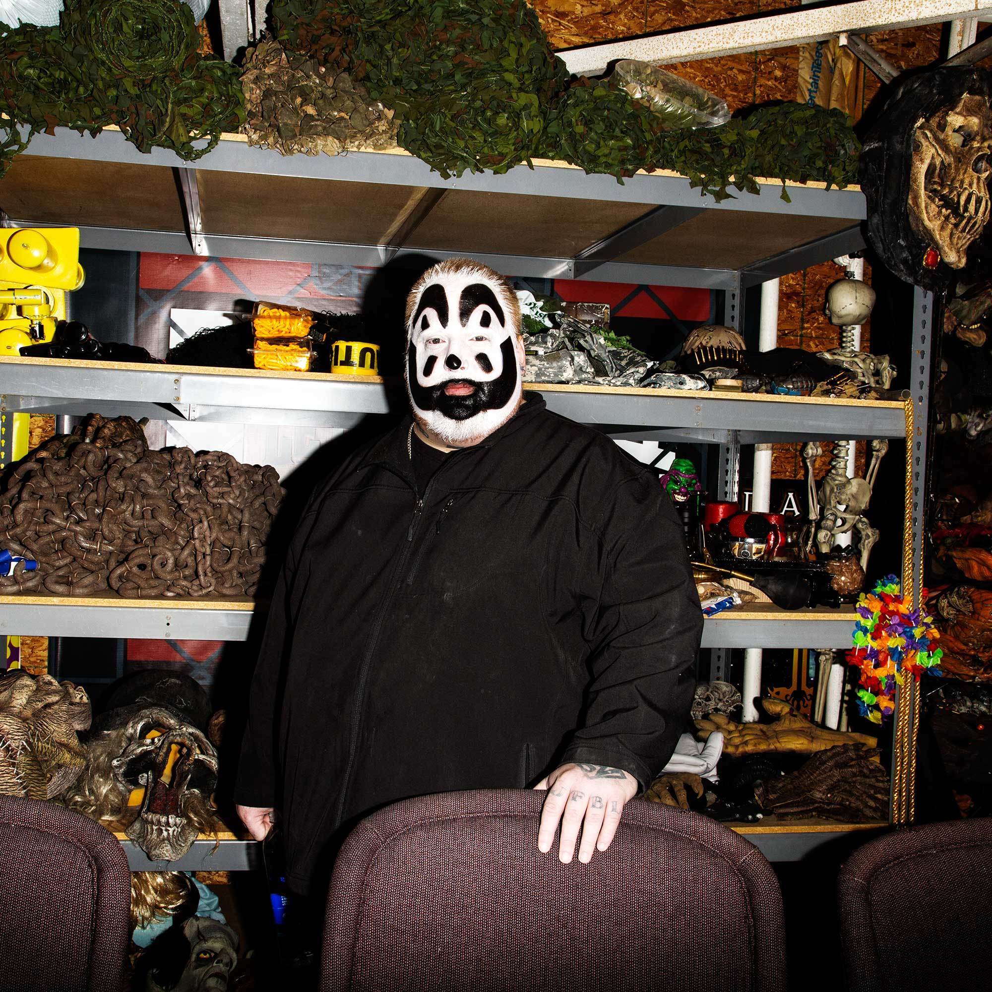 tears-of-a-clown-insane-clown-posse-find-hope-after-a-life-of-struggle-and-trauma-456-body-image-1430355300