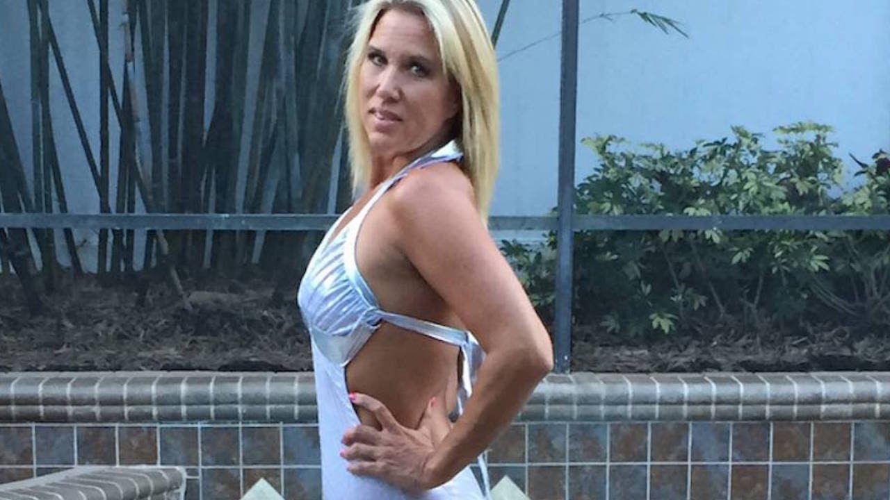 Porn Star Gives Vets Blowjobs for Veteran’s Day
